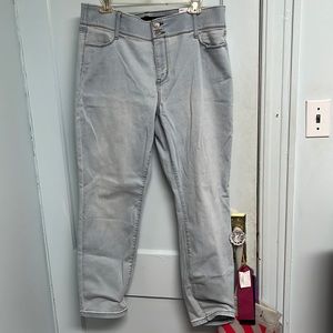 Women’s Slim Straight Jeans